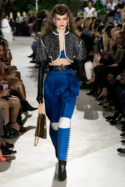 Look 4